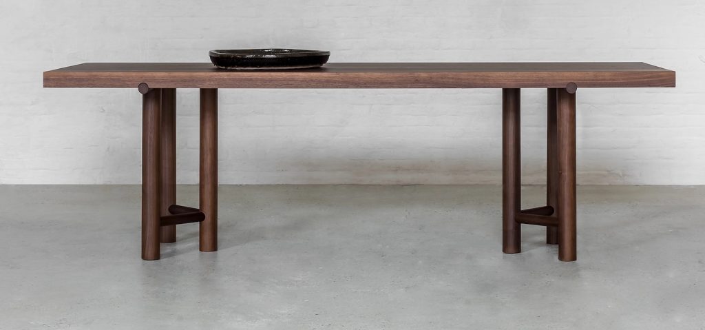 Drewniany prostokątny stół designerski